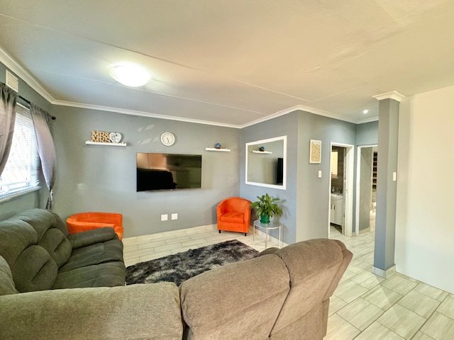 3 Bedroom Property for Sale in Pelican Park Western Cape